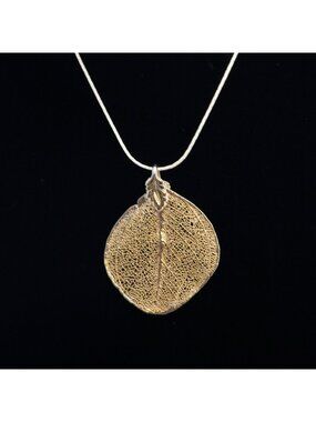 Vintage Gold-Tone Aspen Leaf Pendant Necklace 24" Chain Length